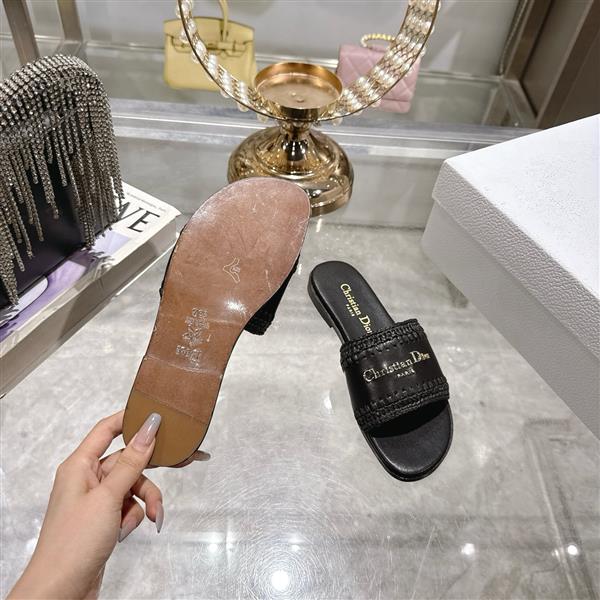 20251128184321967 250